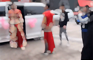 爆笑GIF：鸡哥，指定有故事