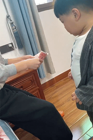 爆笑GIF：鸡哥，指定有故事