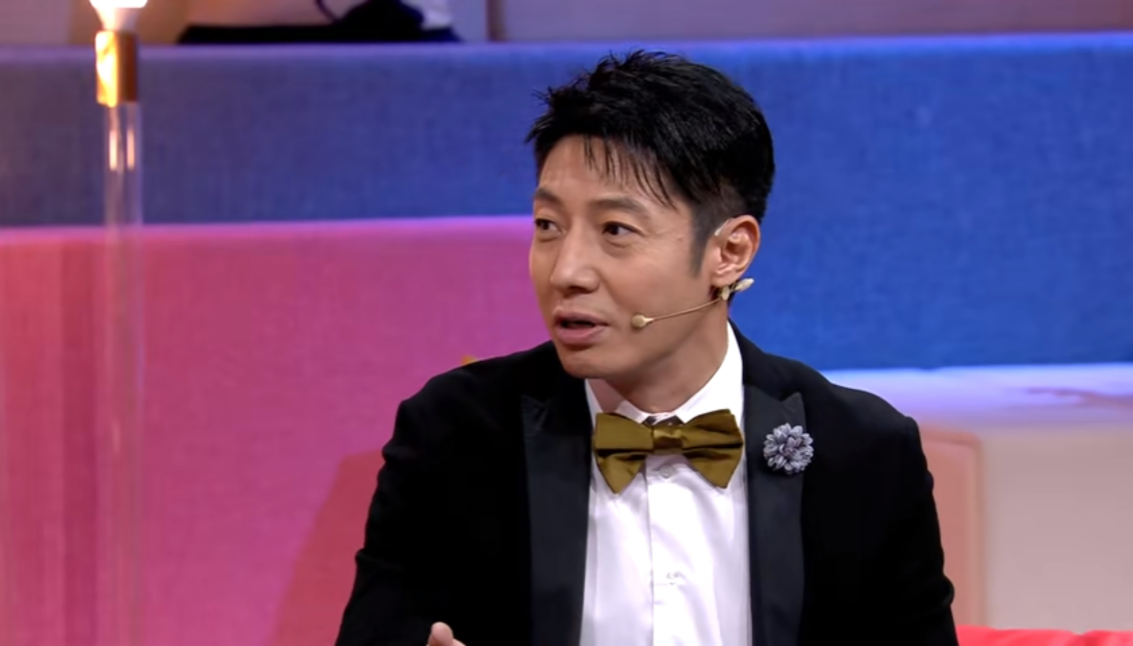 春晚故事多刘涛托住撒贝宁韩红泪洒现场戏曲节目收视高