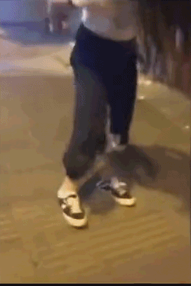 女生醉酒百态GIF，女人喝醉了的动图
