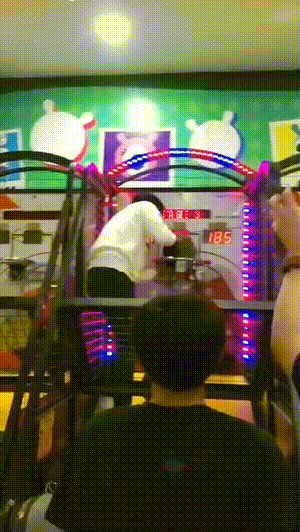 精彩GIF：哪个男人能抵挡这种心动？