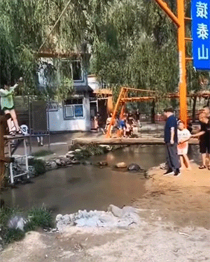 网红秋千失误悲剧GIF动图大盘点！