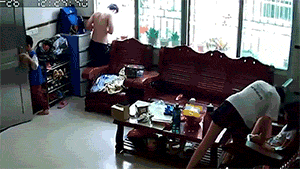第四波：监控拍下的那些不可思议的画面GIF动图！