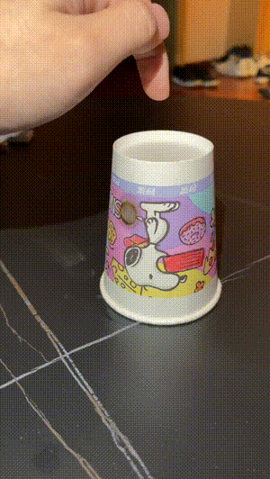 搞笑的GIF：关键时候，电线杆能救命