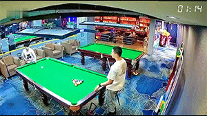 第六波：监控拍下笑抽的一幕！