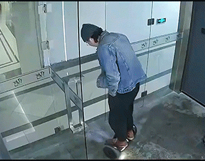 第六波：监控拍下笑抽的一幕！
