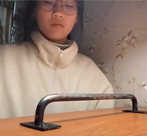 搞笑GIF:开挂的民族!