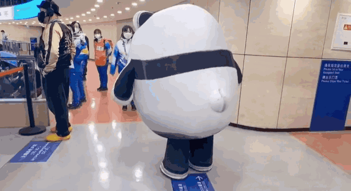 搞笑GIF:开挂的民族!