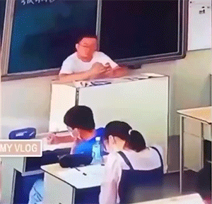 第七波GIF：监控拍下笑抽的一幕！