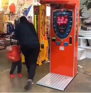 好笑的动态图：狗子一般是怎么吸猫的！