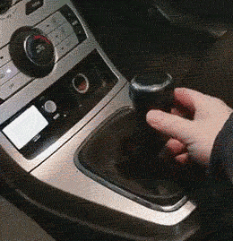 gif乐图：吓我一跳，我还以为有坦克要打我呢