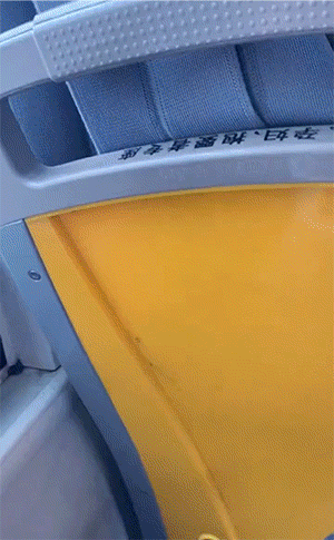 gif搞笑图片：还我老婆，臭不要脸，还给衣服扒了