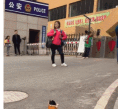 哈哈哈gif：动作连贯，一气呵成，精准打ji
