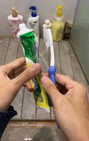 搞笑GIF：有些人表面风光，私底下
