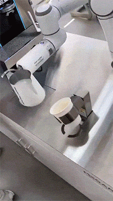 搞笑GIF：有些人表面风光，私底下