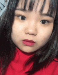 好笑的GIF：你永远不知道，有刘海的妹子脑门有多大？