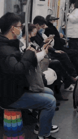 搞笑GIF图：懒得还很丝滑！