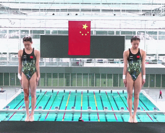 搞笑的GIF：打麻将要有仪式感！