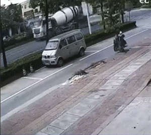 搞笑的GIF：打麻将要有仪式感！