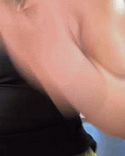搞笑GIF：一瞬间，自己就悲剧了！
