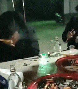 醉酒后丑态百出的动态图大全！