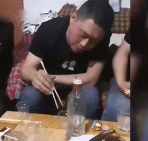 醉酒后丑态百出的动态图大全！