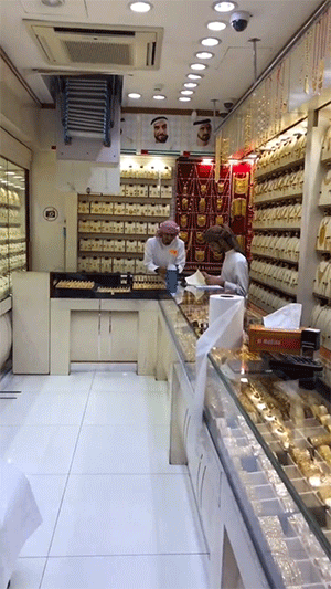 动态GIF：迪拜土豪日常生活，太土豪了！