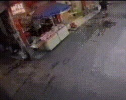 有意思的GIF：特斯拉车玩游戏