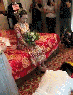 搞笑GIF：杯底装菜，脑洞大开