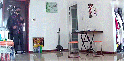 搞笑GIF：杯底装菜，脑洞大开