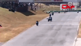 好看的GIF:汤圆当泡泡糖吹泡泡,牛!