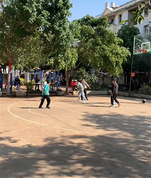 好看的GIF:汤圆当泡泡糖吹泡泡,牛!