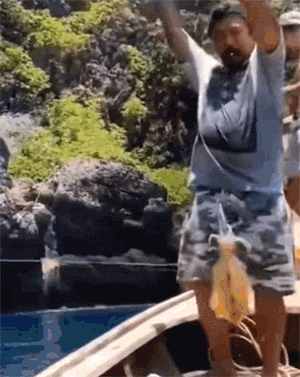 好看的GIF:汤圆当泡泡糖吹泡泡,牛!