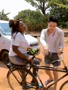 好看的GIF:汤圆当泡泡糖吹泡泡,牛!