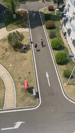 搞笑GIF：用尽我三世之情，来换你一生所爱