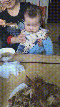 爆笑动图图片：抽烟的样子，好好看哦