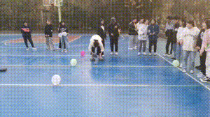 爆笑的GIF：这手就跟电钻一样快