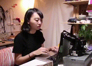 爆笑的GIF：这手就跟电钻一样快