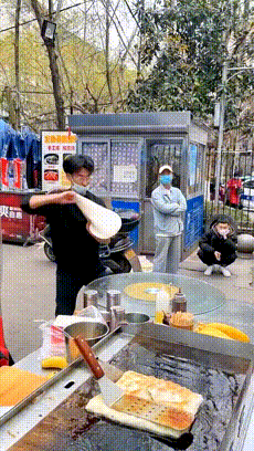 爆笑的GIF：这手就跟电钻一样快