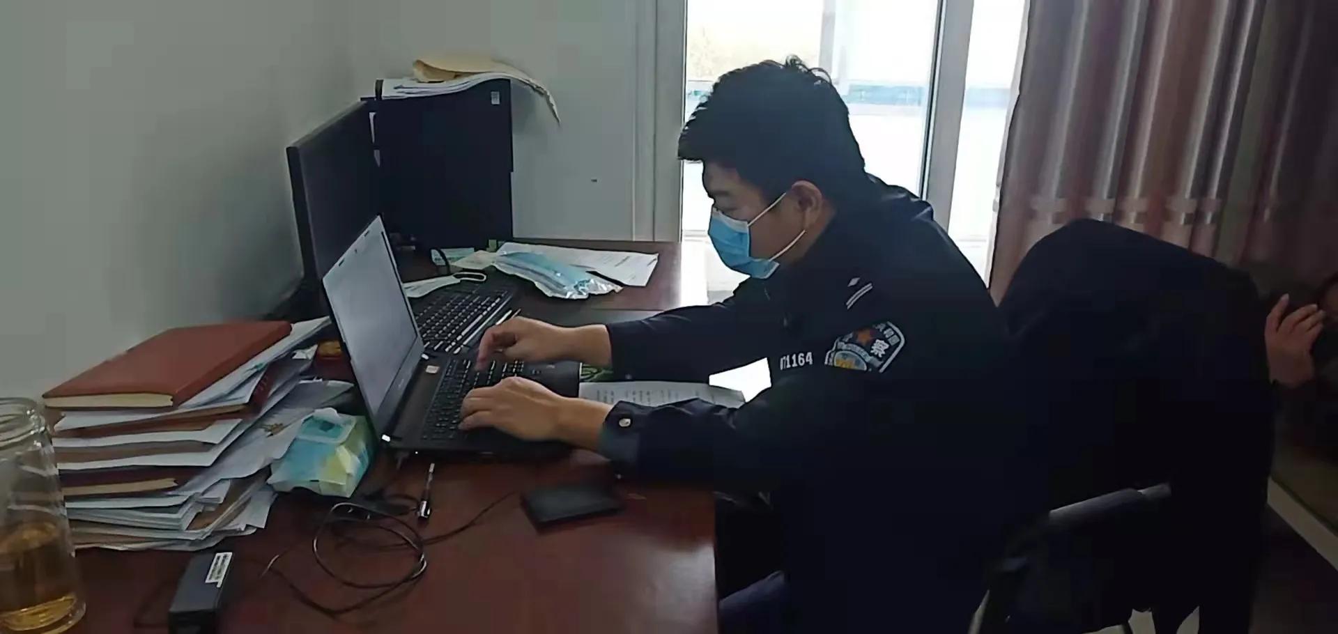 太康疫情防控“夫妻”篇之8 两地分居的警医夫妻因疫情防控在一起半月了，缺只能隔窗相望