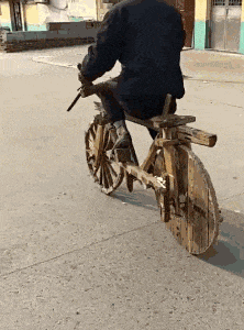 gif图：这是在炸手榴弹吗？