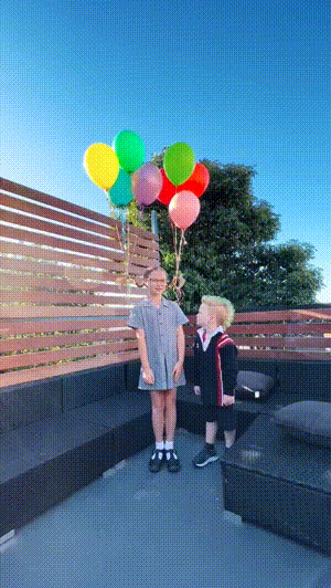 搞笑GIF：再封三年估计捅到南天门
