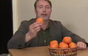 搞笑GIF：再封三年估计捅到南天门