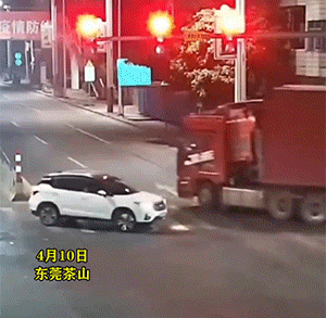 精彩动态图：这个鲍鱼寿司过于新鲜…