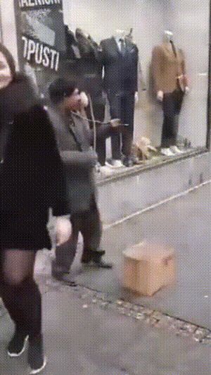 精彩动态图：这个鲍鱼寿司过于新鲜…