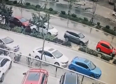 GIF：柳州的11场车祸！！