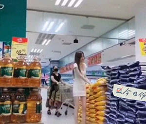 彪悍女人动图集锦：谁更能打动你呢？