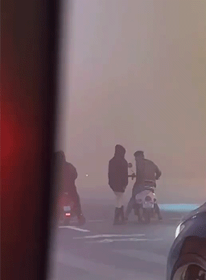 搞笑动图：当90后这一代老了以后