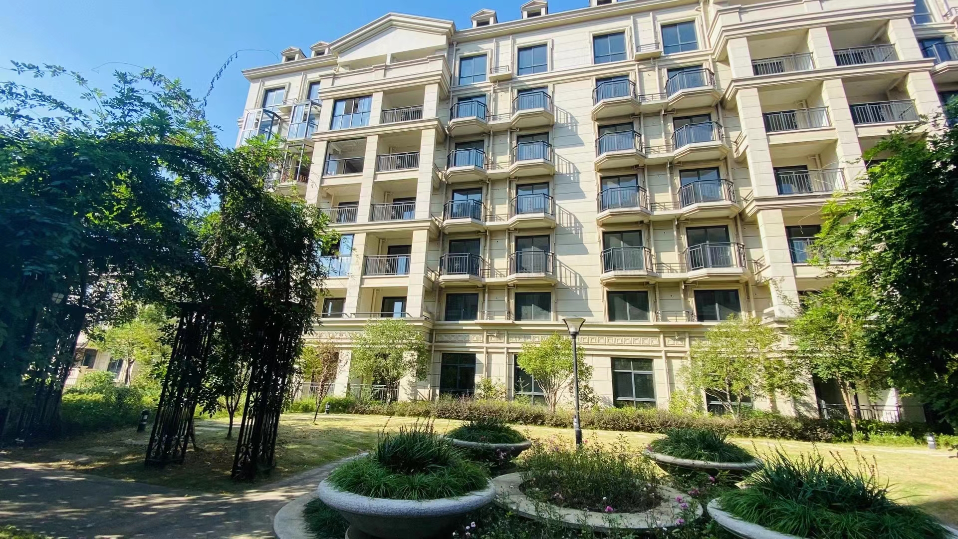 官网安吉铂金公馆售楼处电话售楼处位置房源价格售楼中心