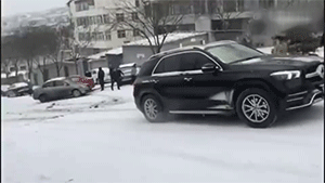 五菱神车之所以称为神车，看看这些动图你就知道了！